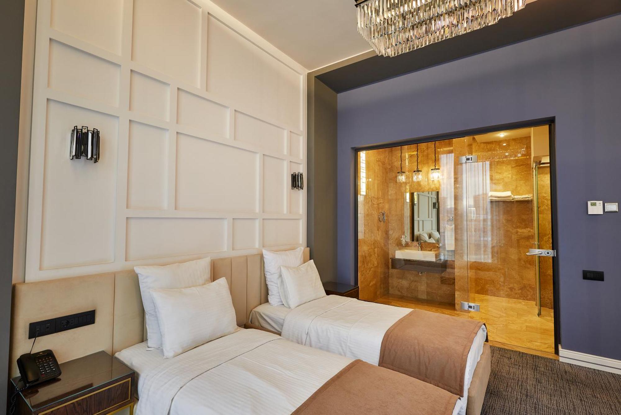 Aghababyan'S Hotel Jerevan Pokoj fotografie A room at the hotel