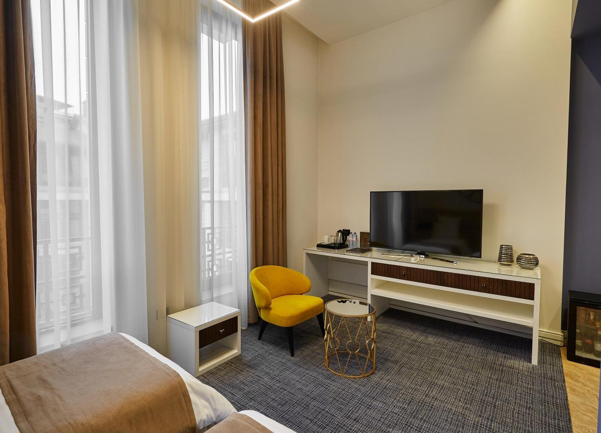 Aghababyan'S Hotel Jerevan Pokoj fotografie A room at the hotel