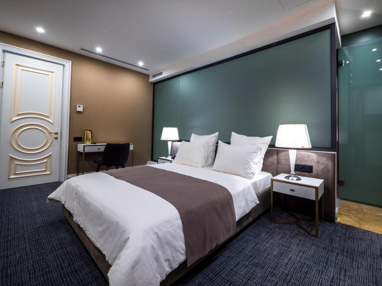 Aghababyan'S Hotel Jerevan Exteriér fotografie Deluxe room