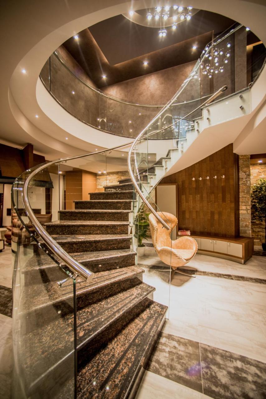 Aghababyan'S Hotel Jerevan Exteriér fotografie The lobby of the hotel