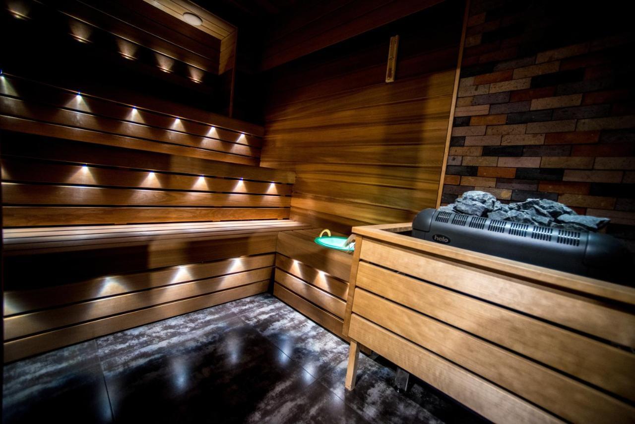 Aghababyan'S Hotel Jerevan Exteriér fotografie A modern Finnish sauna